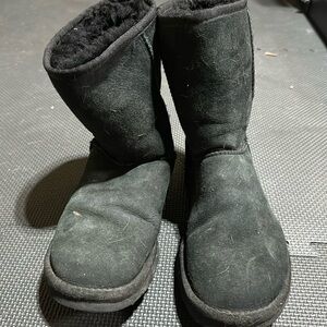Short UGG boots